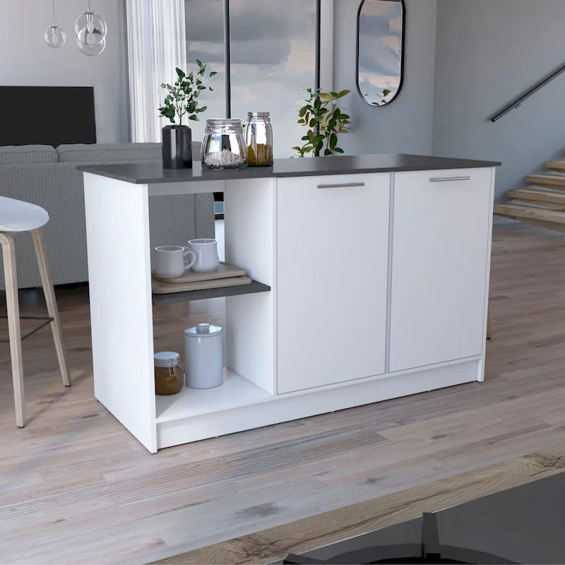 Îlot de cuisine avec grande surface supérieure, placard à double porte et étagères ouvertes
