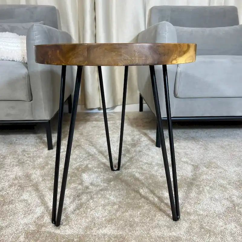 Table d'appoint en teck massif à bord brut